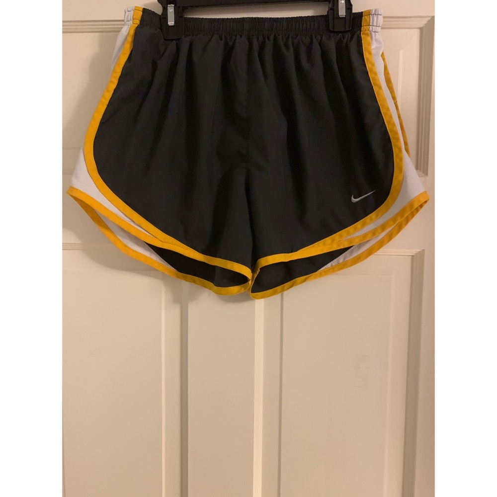 Nike Shorts Size M